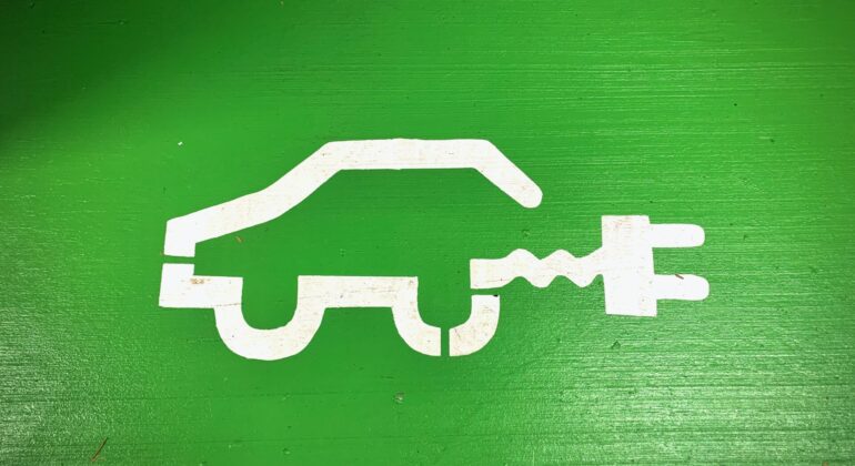 ralph-hutter-sBtDQMmWQPI-unsplash