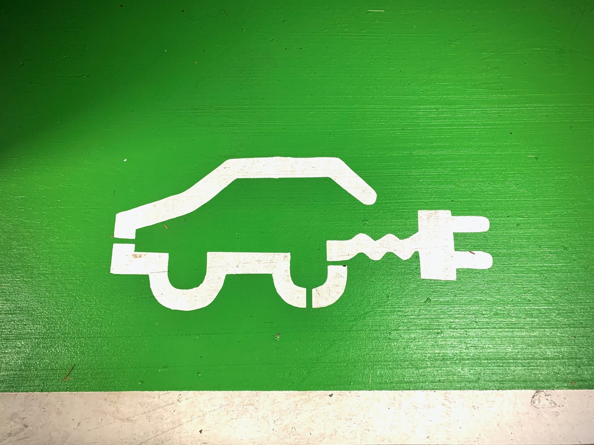 Electric Vehicle Parking – What You Need to Know